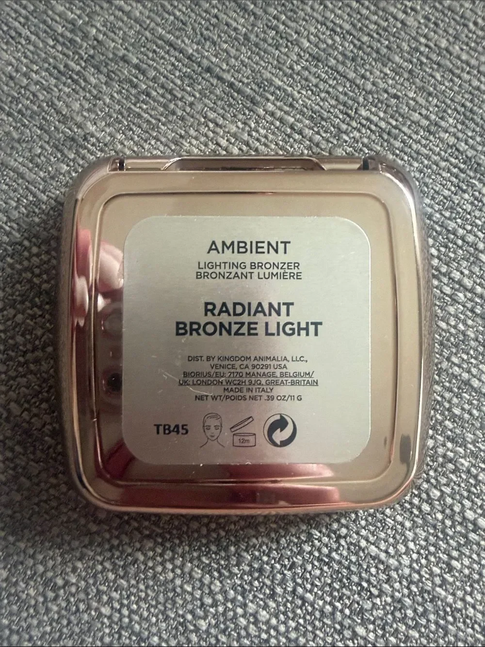 New Hourglass Ambient® Lighting Bronzer-Radiant Bronze Light